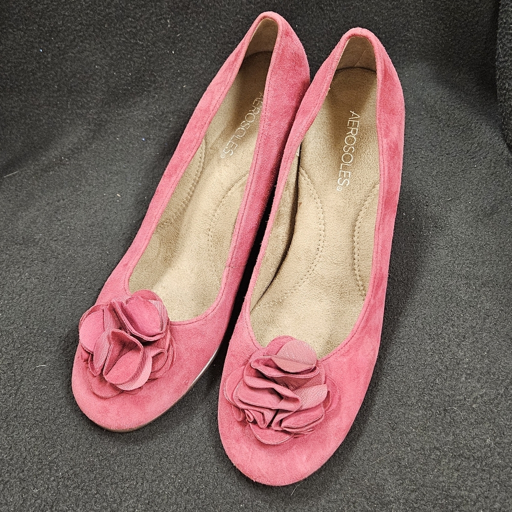 Aerosoles pink wedges in suede material